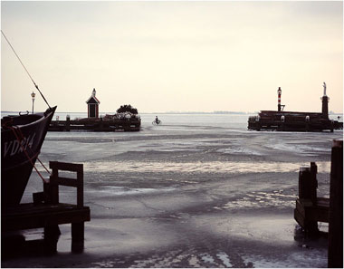 The frozen sea at Volendam